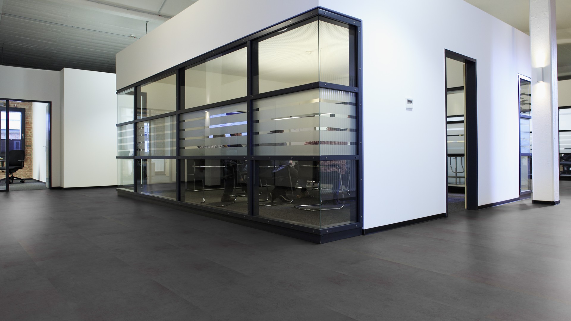 Portland Concrete Dark - wineo 1500 - Görsel 2